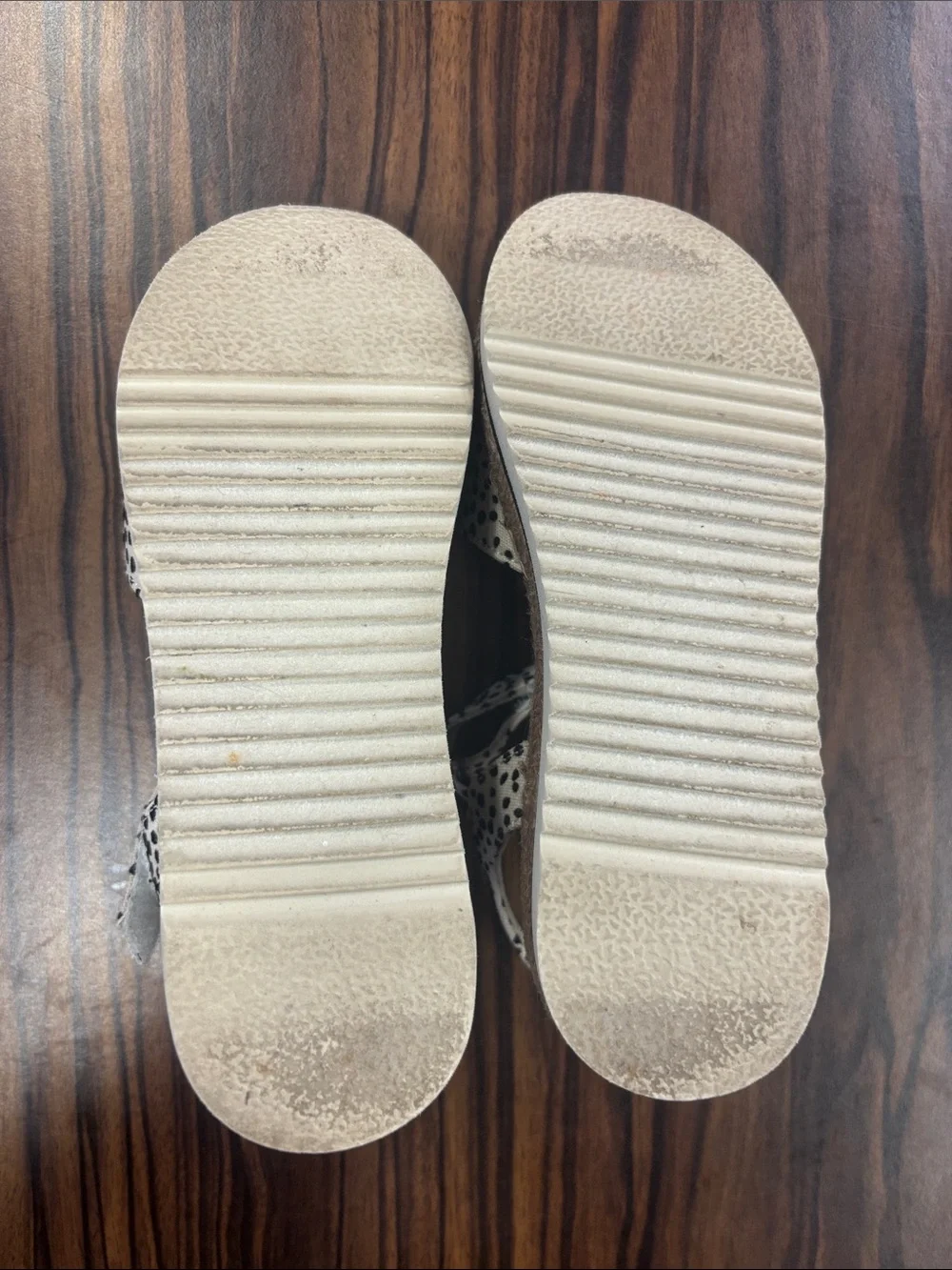 TOMS - Youth Diana Sandals, size 12 US little kids, color cream/black.